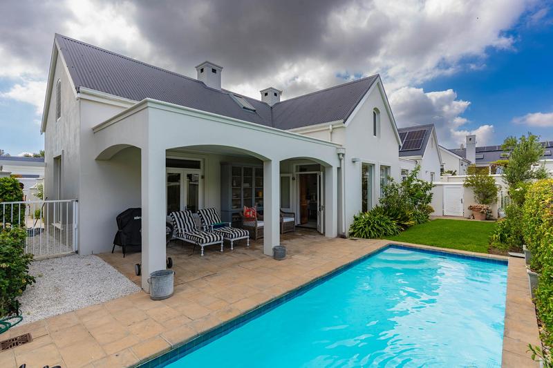 To Let 4 Bedroom Property for Rent in Steenberg Estate Western Cape